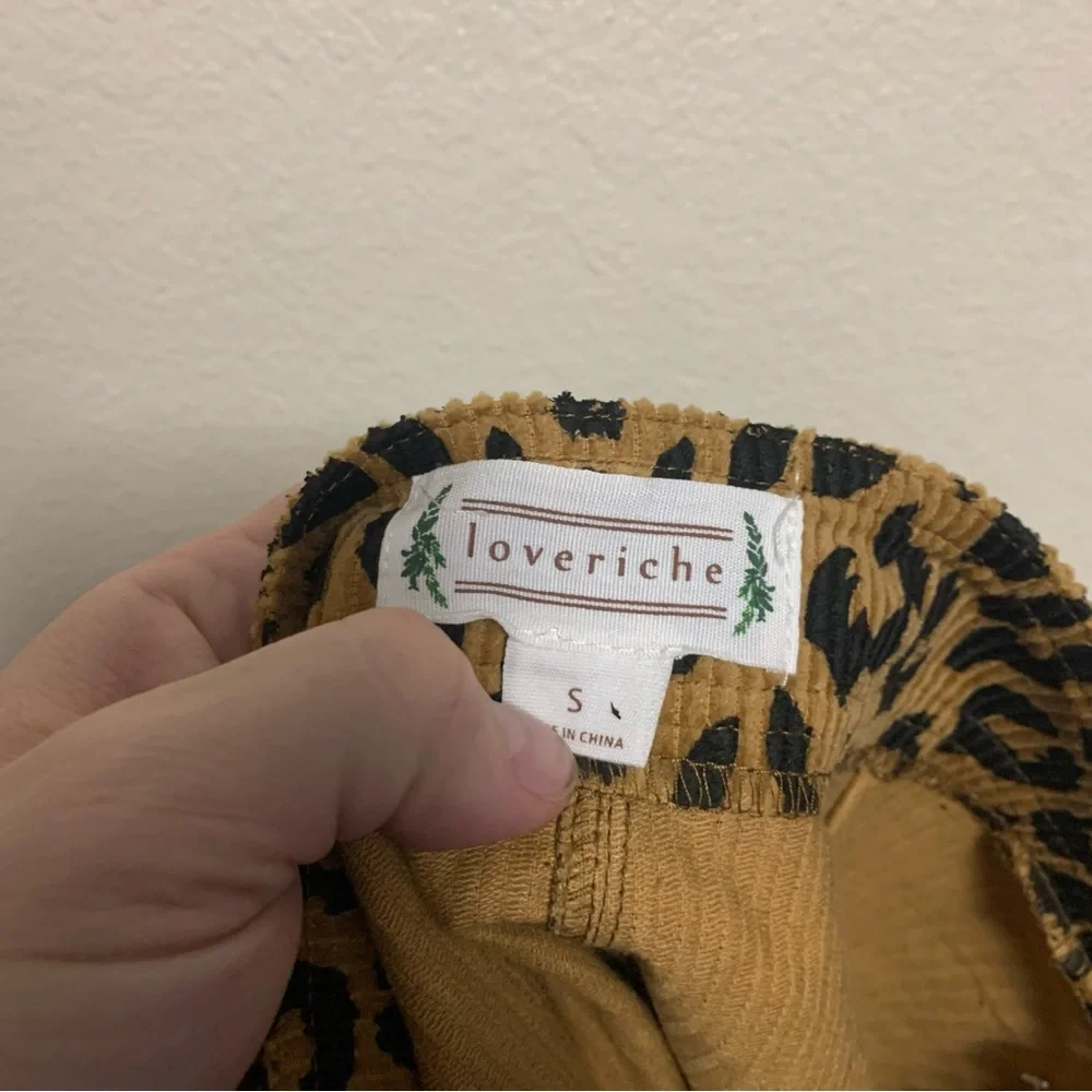 Loveriche size small cheetah print skirt